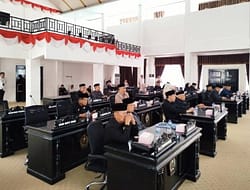 Paripurnakan Laporan Reses II, Ketua DPRD Konawe: “Kegiatan Reses Bukan Hanya Sekedar Formalitas”